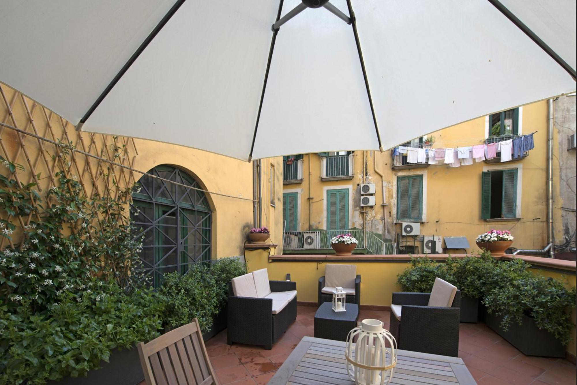 Ferienwohnung Le Terrazze Sul Cortile Salerno Exterior foto