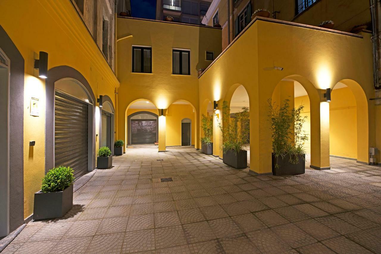 Ferienwohnung Le Terrazze Sul Cortile Salerno Exterior foto