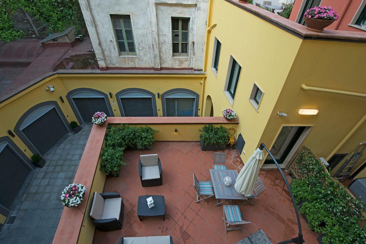 Ferienwohnung Le Terrazze Sul Cortile Salerno Exterior foto