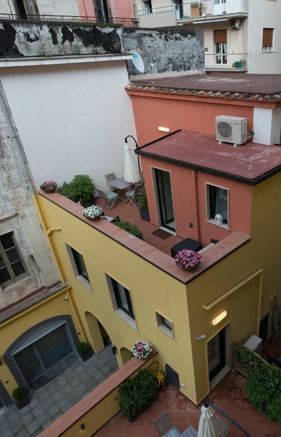Ferienwohnung Le Terrazze Sul Cortile Salerno Exterior foto