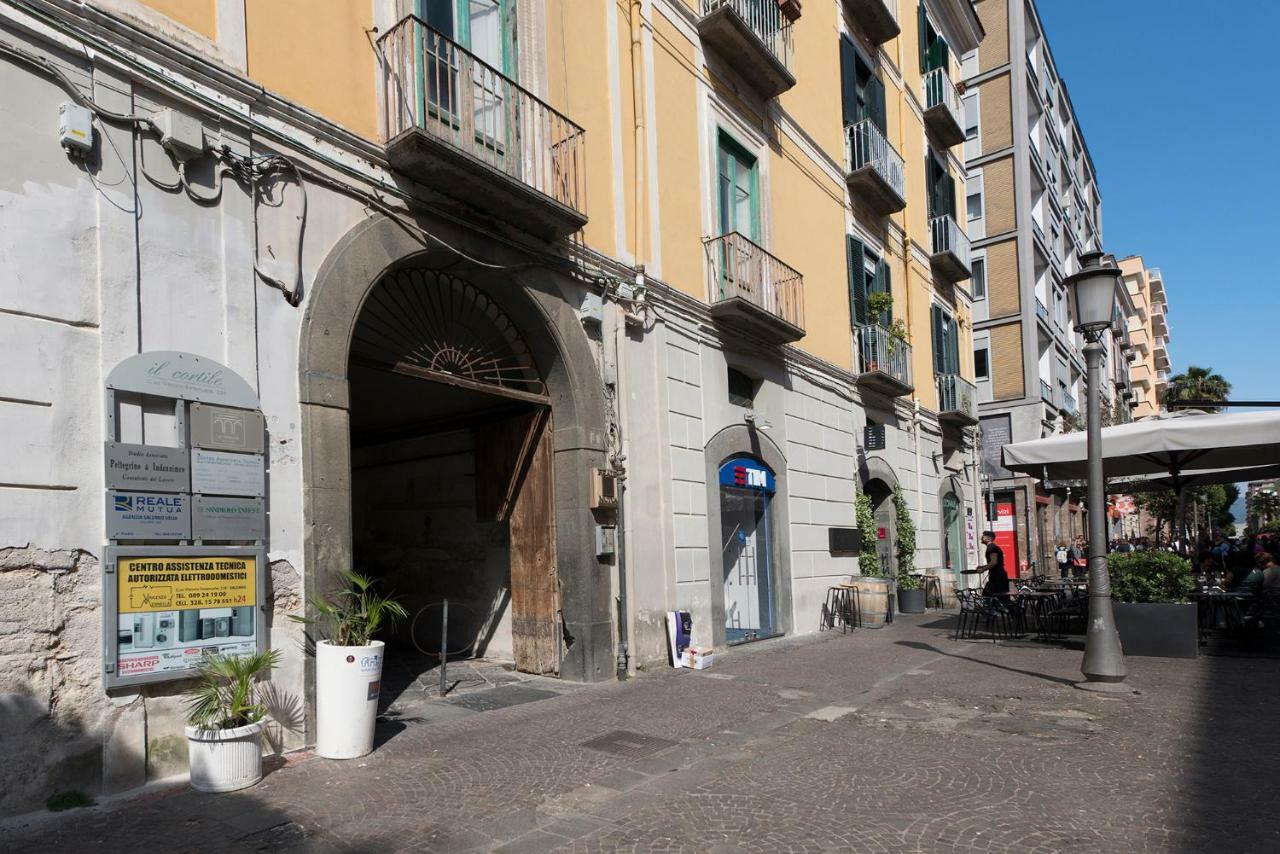 Ferienwohnung Le Terrazze Sul Cortile Salerno Exterior foto